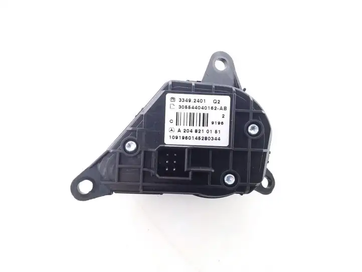 Mercedes-Benz C W204 (2007 - 2014) A2048210151 Кнопки на рулевом колесе — фото 2