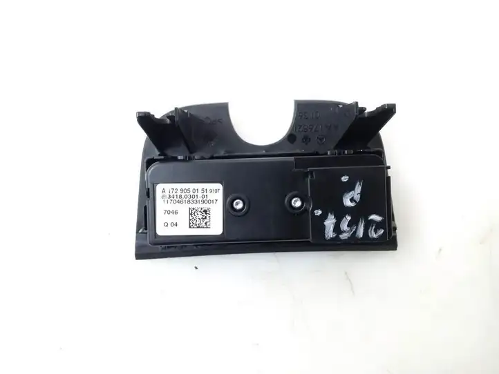 Mercedes-Benz A W176 (2012 - 2018) A1729050151 Другие включатели / ручки/ переключатели — фото 3