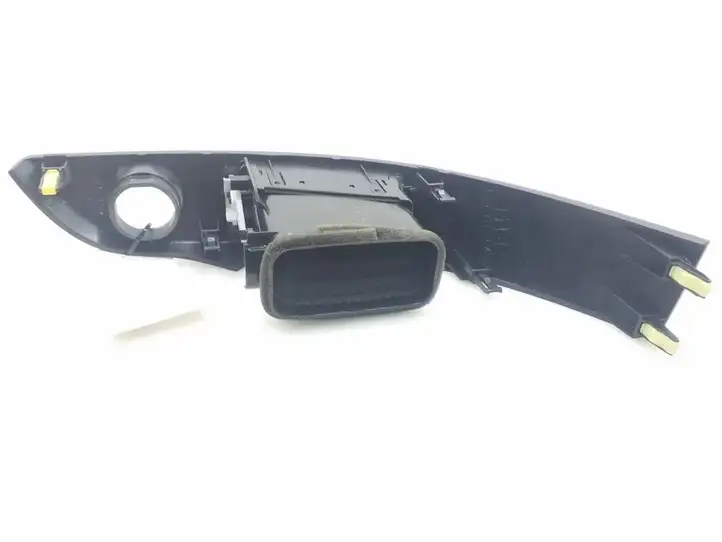 Toyota Corolla Verso AR10 (2004 - 2009) 5567064010 Центральный воздушный дефлектор — фото 2