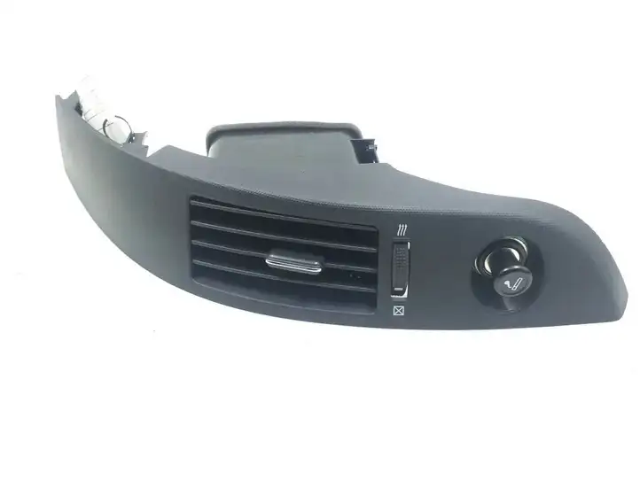 Toyota Corolla Verso AR10 (2004 - 2009) 5568064010 Центральный воздушный дефлектор — фото 1