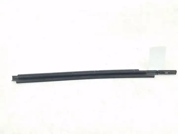 Toyota Urban Cruiser (XP110) (2007 - 2016) 6818052140 Молдинги задней двери — фото 2
