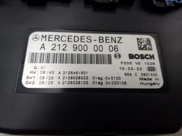 Mercedes-Benz E W212 (2009 - 2016) A2129000006 Блок предохранителей — фото 5