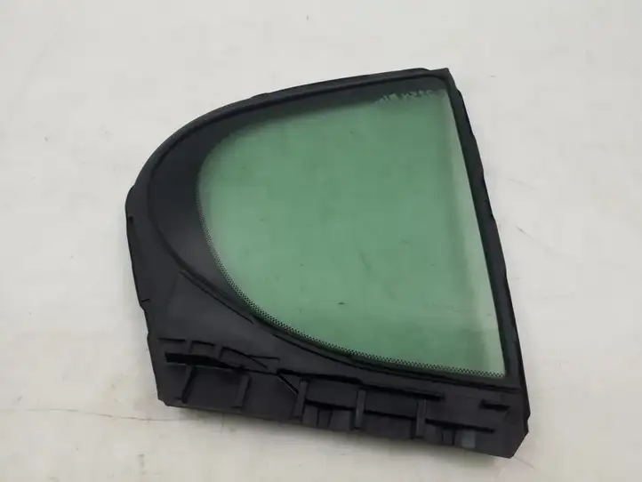 Lexus GS 250 300 350 300h 450h (2015 - 2020) 6812430580 Форточка двери — фото 1