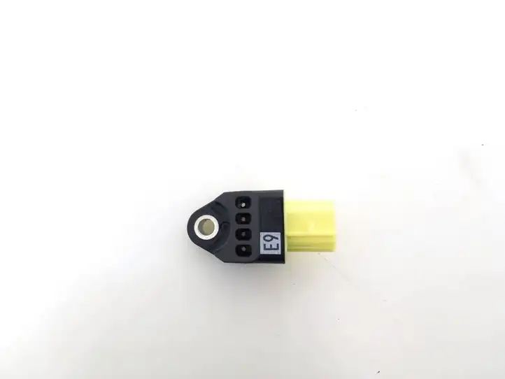Lexus GS 250 300 350 300h 450h (2015 - 2020) 8983168030 Датчик удара SRS — фото 1