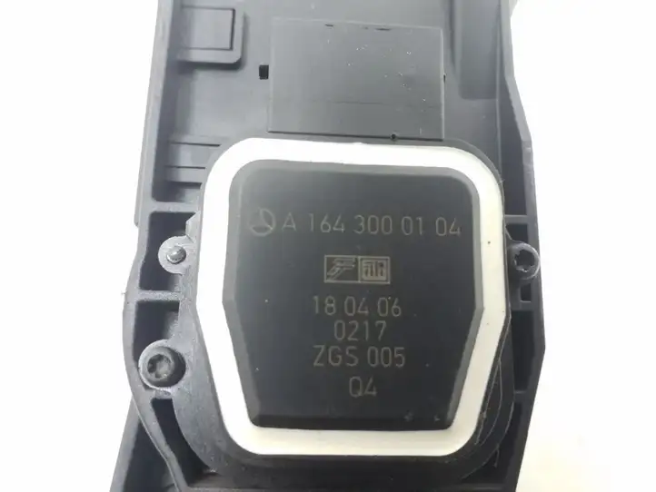 Mercedes-Benz R W251 (2005 - 2013) A1643000104 Педаль акселератора — фото 3