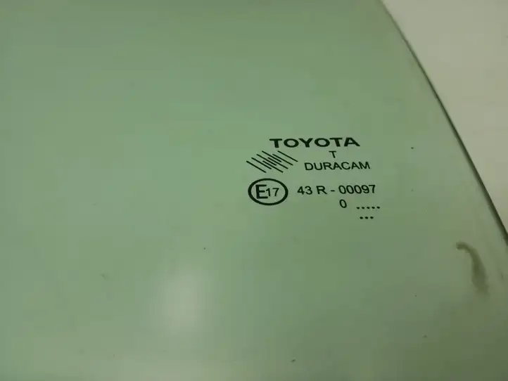 Toyota Verso (2009 - 2012) 681040F030 Стекло задней двери — фото 2