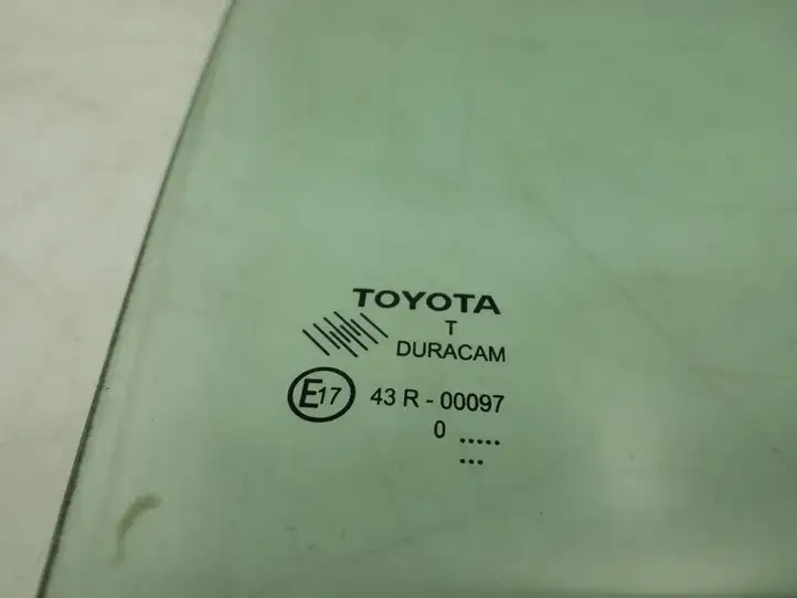 Toyota Verso (2009 - 2012) 681030F030 Стекло задней двери — фото 2