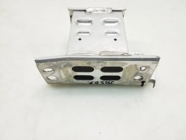 Toyota Prius+ (ZVW40) (2011 - 2018) 5701347030 Амортизатор переднего бампера — фото 1