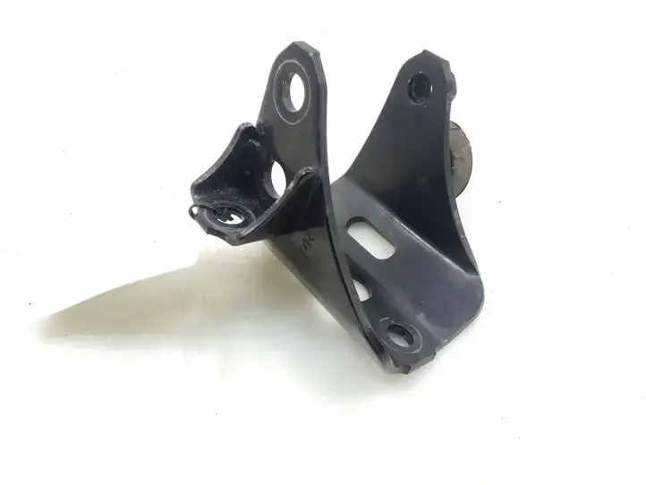 Toyota Prius+ (ZVW40) (2011 - 2018) 1232137060 Кронштейн двигателя — фото 2