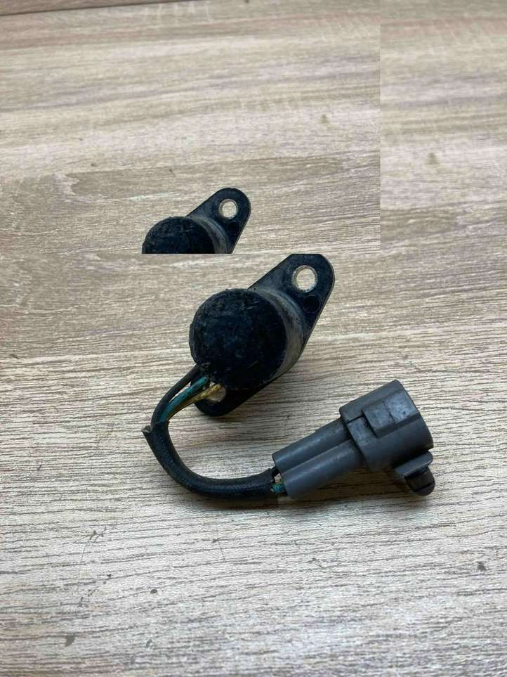 Toyota Avensis Verso (1995 - 2001)  8945620030 Датчик положения коленчатого вала