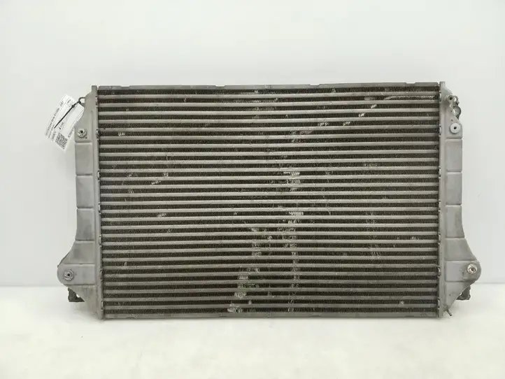 Toyota Corolla Verso AR10 (2004 - 2009) 179400R010 Интеркулер — фото 2