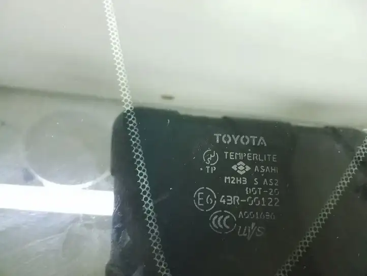 Toyota RAV 4 (XA30) (2006 - 2016) 6272042300 Заднее боковое стекло — фото 3