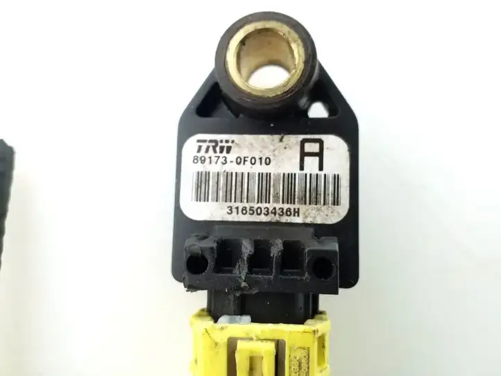 Toyota Corolla Verso AR10 (2004 - 2009) 891730F010 Датчик удара SRS — фото 2
