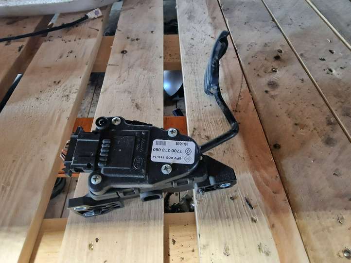 Opel Vivaro (2006 - 2014)  7700313060 Педаль акселератора
