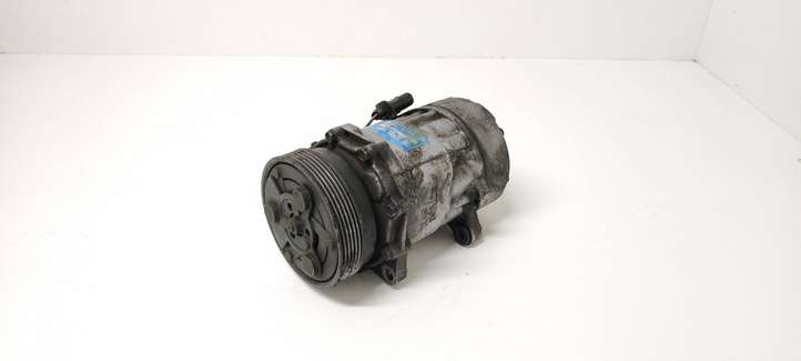 Volkswagen PASSAT B5.5 (2001 - 2005)  7M3820803A Компрессор (насос) кондиционера воздуха