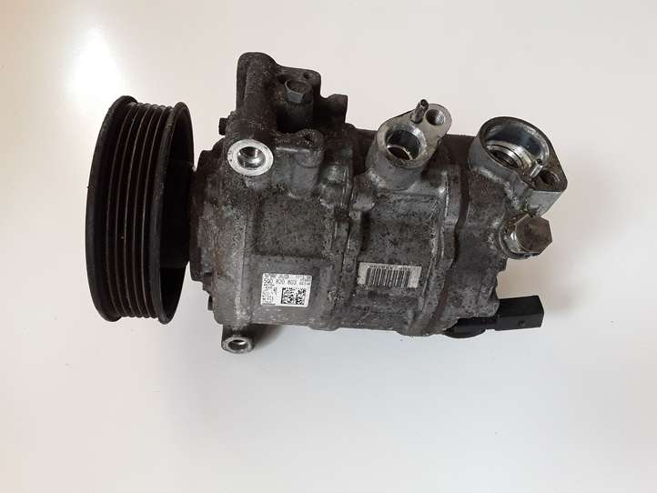 Volkswagen Golf VII (2013 - 2019)  5Q0820803 Компрессор (насос) кондиционера воздуха