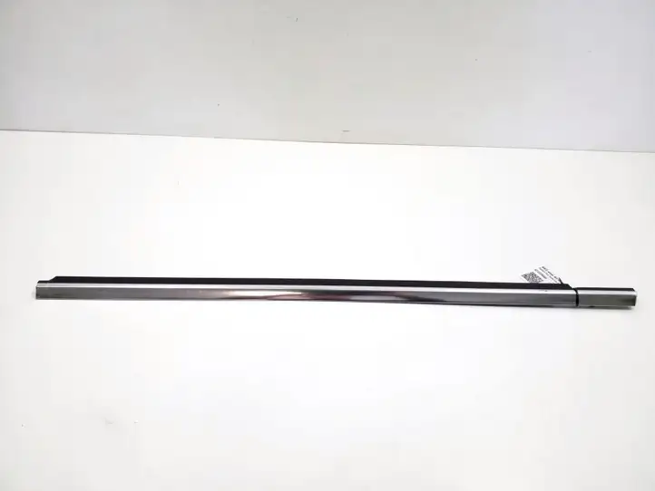 Mercedes-Benz E W212 (2009 - 2016) A2127250565 Накладка стекла передней двери — фото 1