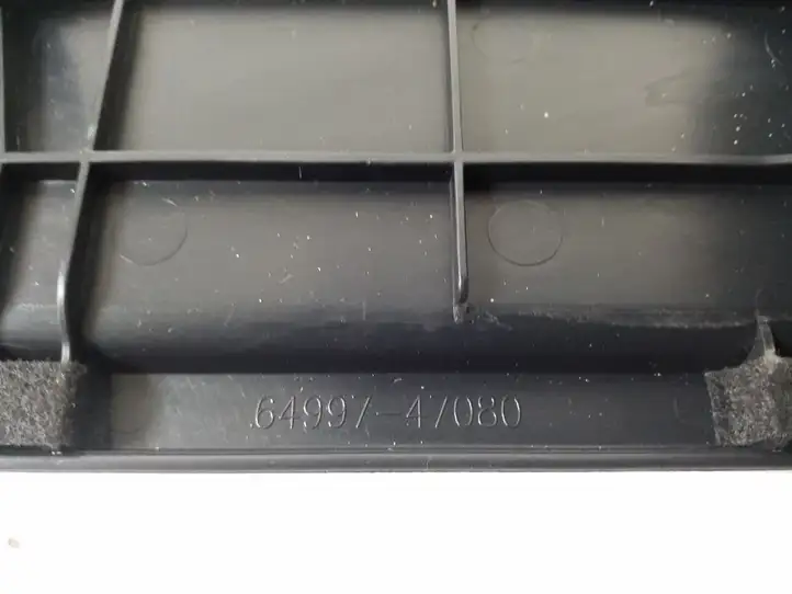 Toyota Prius Prime (2017 - ) 64997-47080 Прочая отделка багажника — фото 2