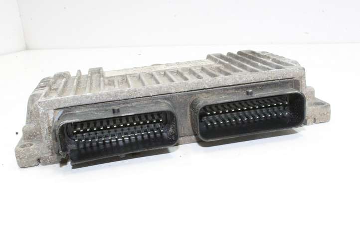 Renault Clio II (2001 - 2005)  8200305783 Блок управления коробки передач