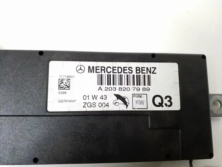 Mercedes-Benz C W203 (2000 - 2007) A2038207989 Усилитель антенны — фото 3