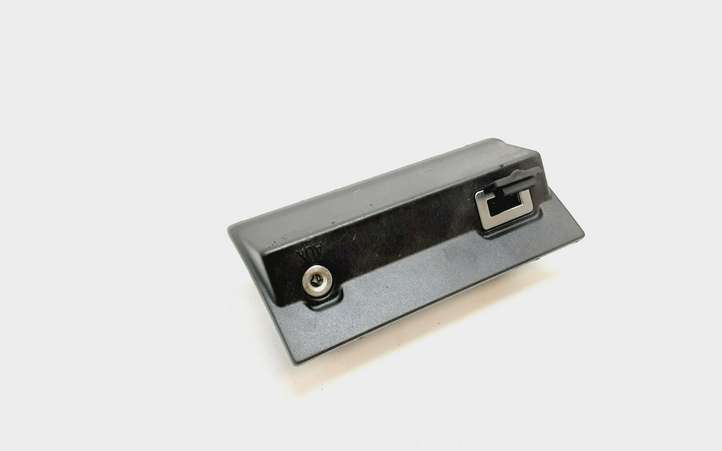 Volvo S80 (2006 - 2009)  1820772 Разъем USB