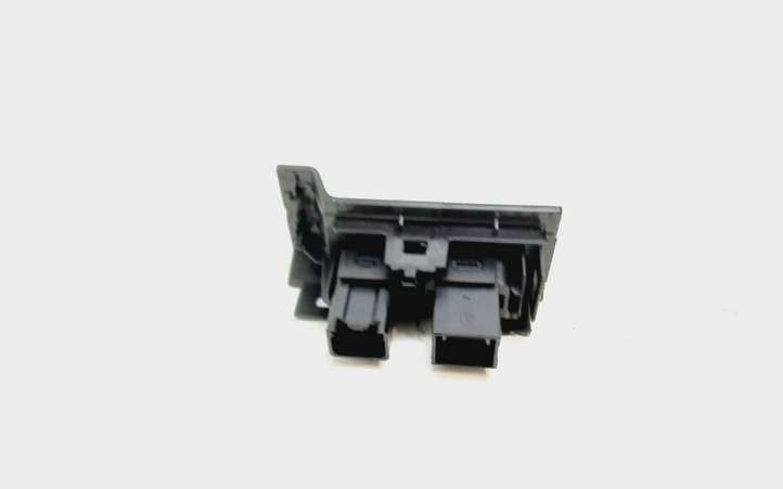 Volvo S60 (2010 - 2013)  31285608 Разъем USB