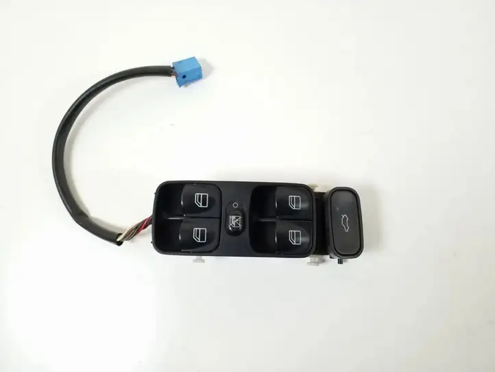 Mercedes-Benz C W203 (2000 - 2007) A2038210679 Блок кнопок стеклоподъемников — фото 1