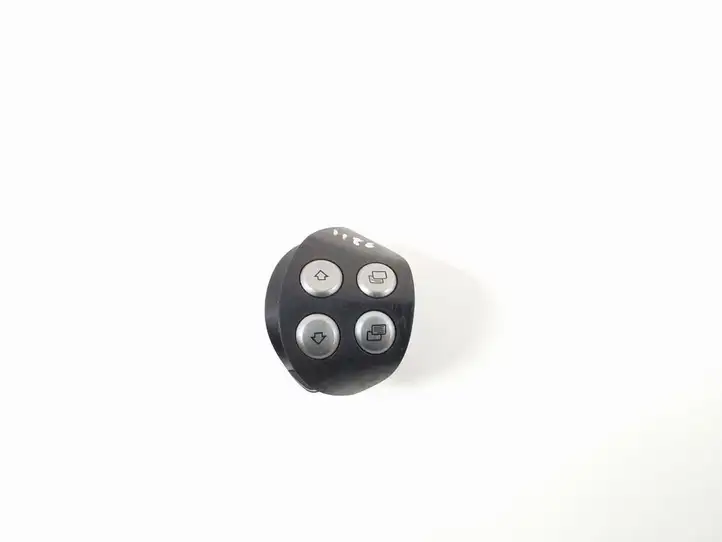 Mercedes-Benz (2008 - 2011) A1718209510 Кнопки на рулевом колесе — фото 1