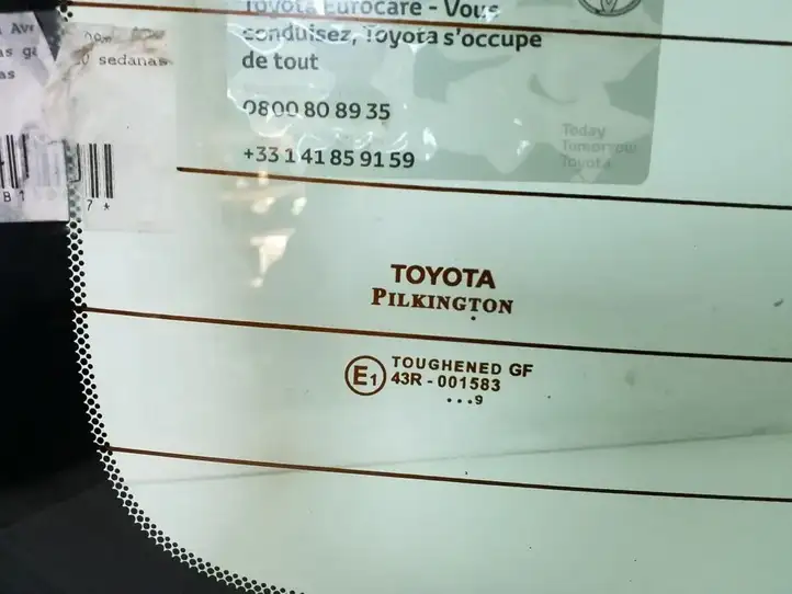 Toyota Avensis T270 (2009 - 2012) 64801-05010 Заднее стекло — фото 3