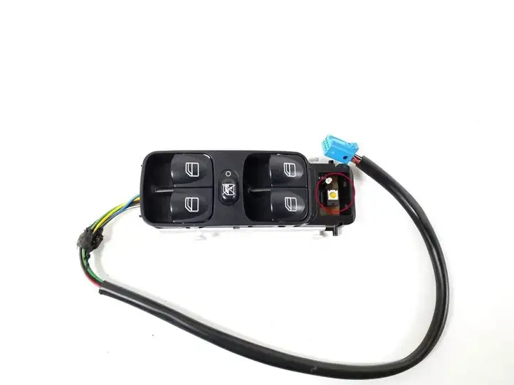 Mercedes-Benz CLK A209,C209 (2002 - 2009) A2098203410 Блок кнопок стеклоподъемников — фото 1