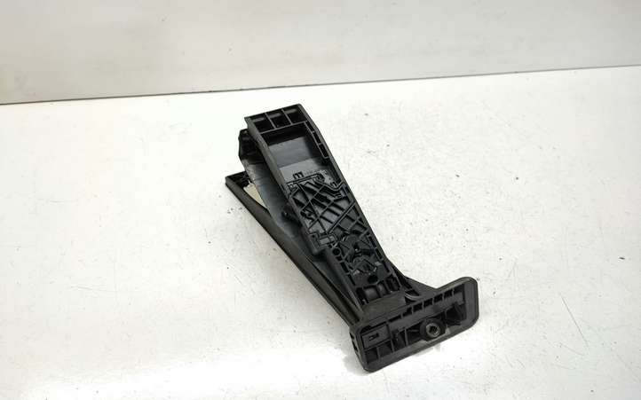 BMW 5 F10 F11 (2009 - 2016)  6858574 Педаль акселератора