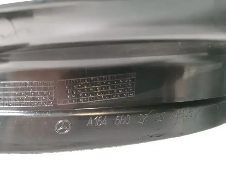 Mercedes-Benz ML W164 (2005 - 2011) A1646803235 Внутренняя отделка переднего порога — фото 2