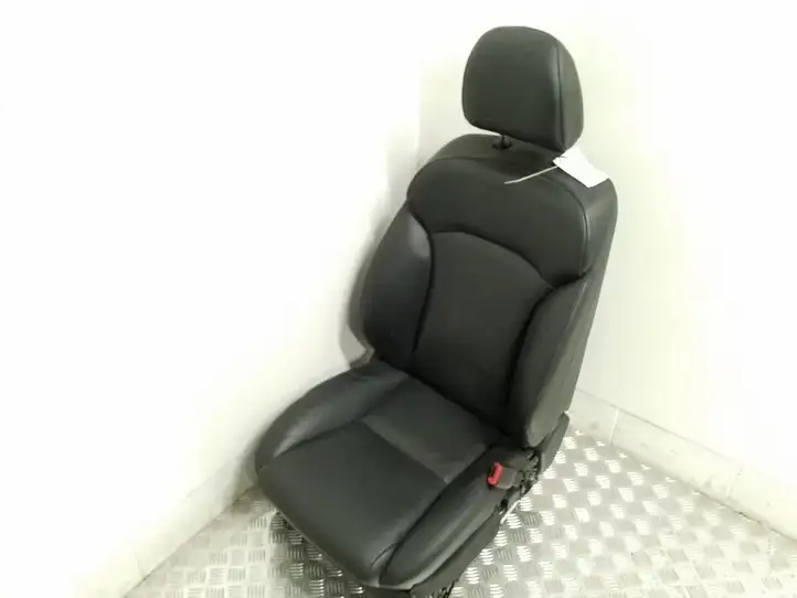 Lexus IS 220D-250-350 (2005 - 2010) Переднее сиденье пассажира — фото 1