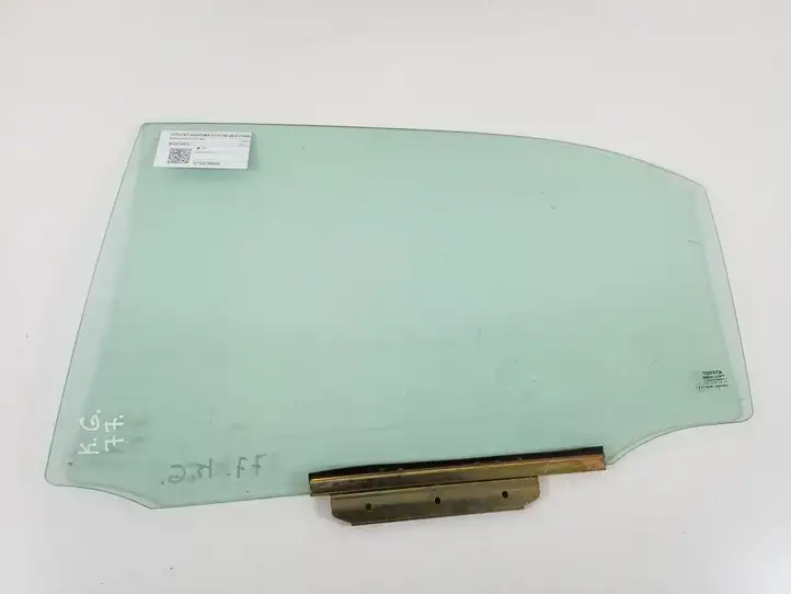 Toyota Corolla E120 E130 (2000 - 2004) 68104-02070 Стекло задней двери — фото 1