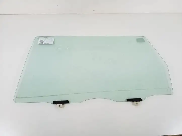 Toyota Avensis Verso (1995 - 2001) 68104-44120 Стекло задней двери — фото 1