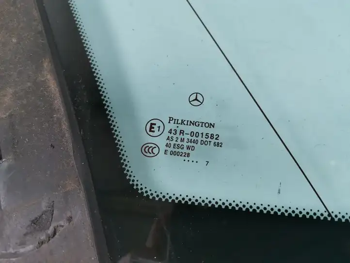 Mercedes-Benz C W203 (2000 - 2007) A2036701312 Заднее боковое стекло — фото 2