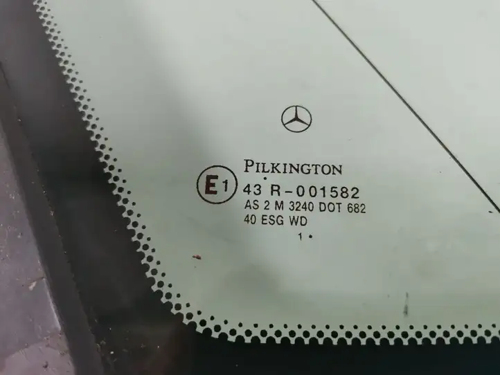 Mercedes-Benz C W203 (2000 - 2007) A2036703312 Заднее боковое стекло — фото 2