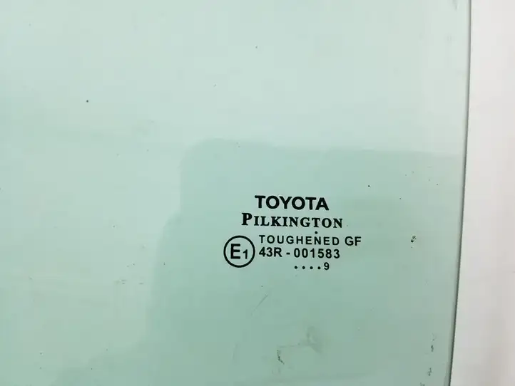 Toyota Avensis T270 (2009 - 2012) 68104-05140 Стекло задней двери — фото 2