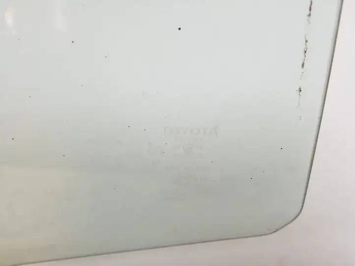 Toyota Yaris Verso (1999 - 2005) 68140-52110 Стекло задней двери — фото 2