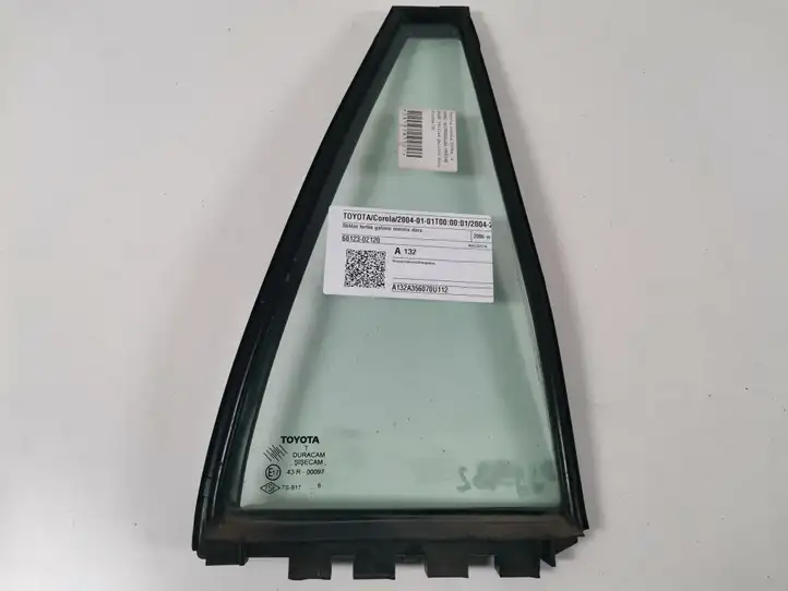 Toyota Corolla E120 E130 (2004 - 2007) 68123-02120 Форточка двери — фото 1