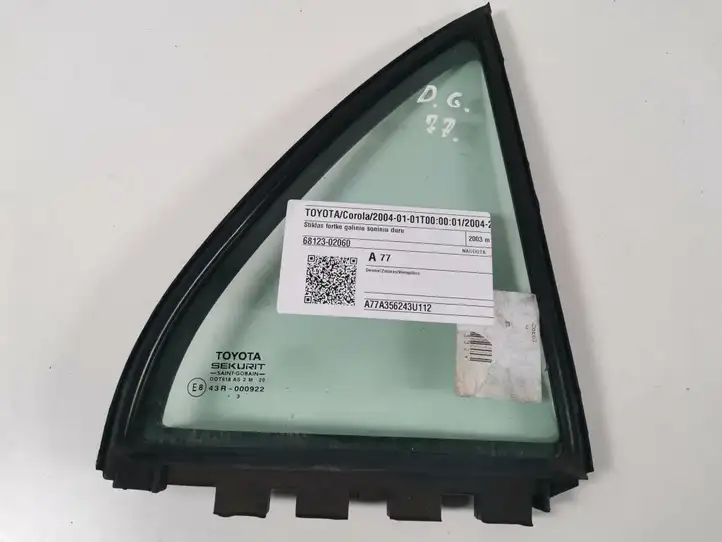Toyota Corolla E120 E130 (2000 - 2004) 68123-02060 Форточка двери — фото 1
