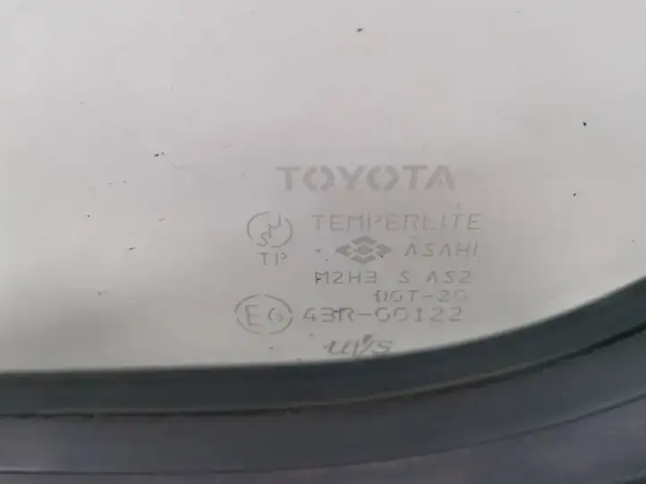 Toyota Prius (XW10) (1997 - 2003) Форточка двери — фото 3