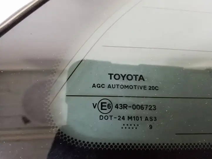 Toyota Avensis T270 (2009 - 2012) 62710-05090 Заднее боковое стекло — фото 3
