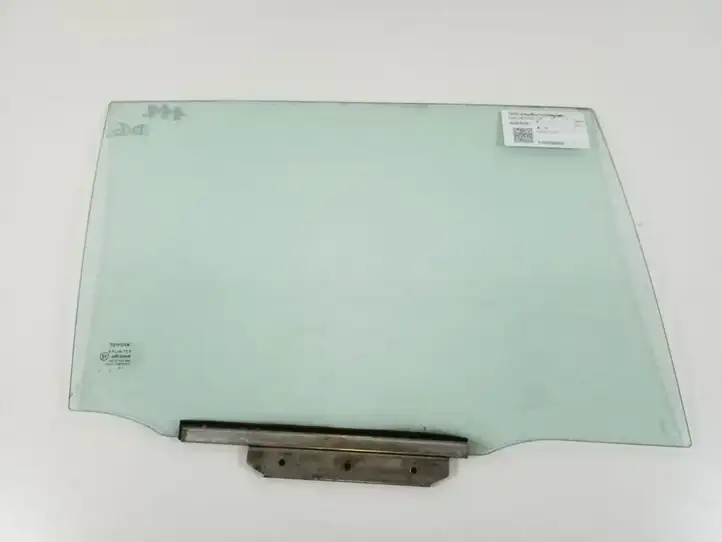 Toyota Avensis T250 (2003 - 2006) 68103-05120 Стекло задней двери — фото 1
