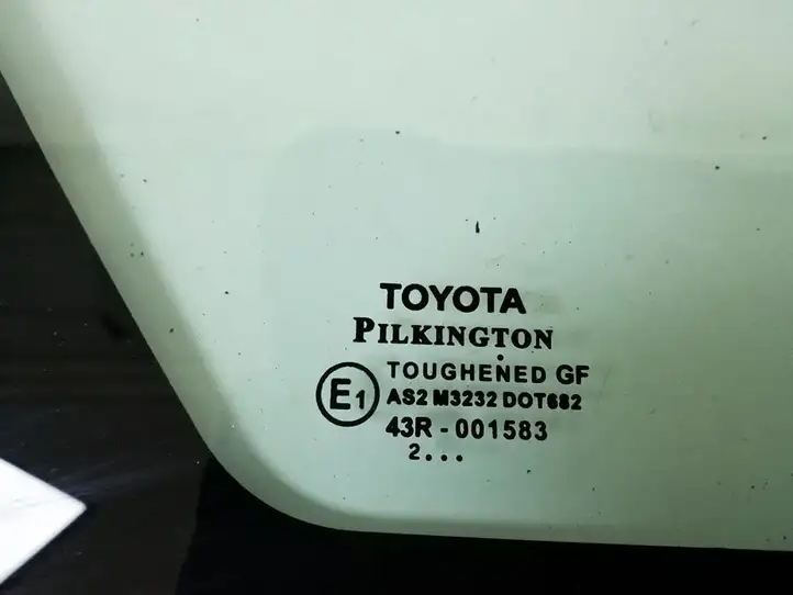 Toyota Corolla E120 E130 (2000 - 2004) Заднее боковое стекло — фото 2