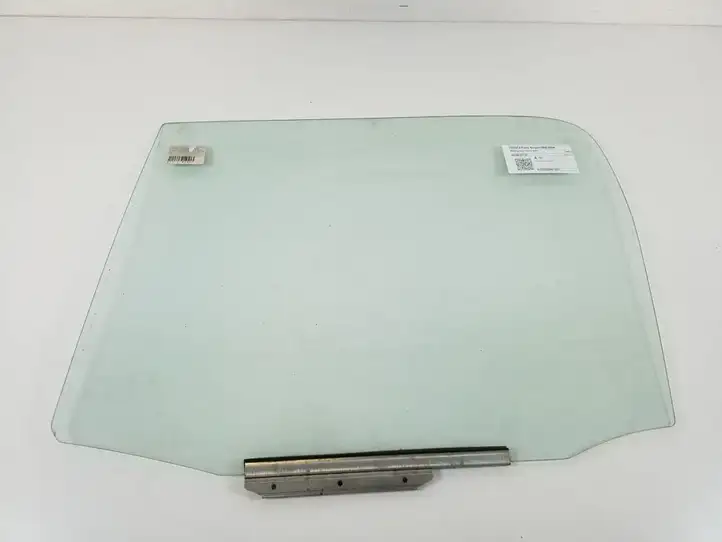 Toyota Yaris Verso (1999 - 2005) 68130-52110 Стекло задней двери — фото 1