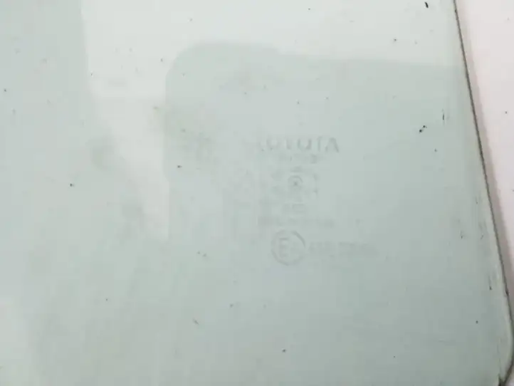Toyota Yaris Verso (1999 - 2005) 68130-52110 Стекло задней двери — фото 2