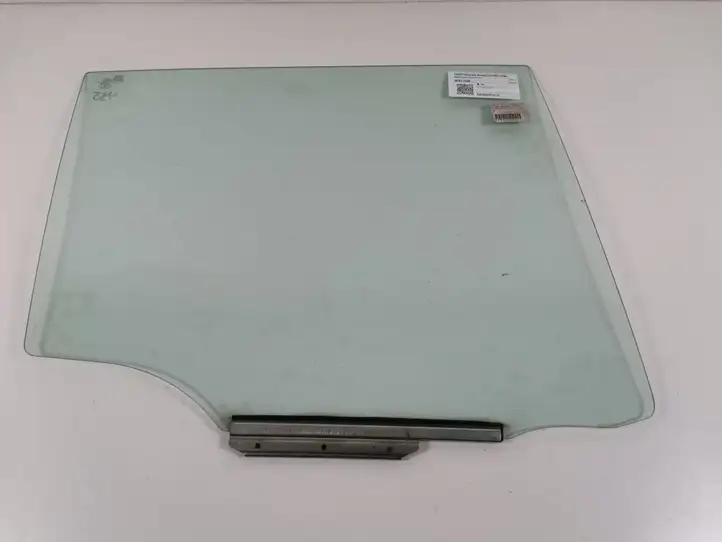 Toyota Corolla Verso E121 (2001 - 2004) 68103-13300 Стекло задней двери — фото 1