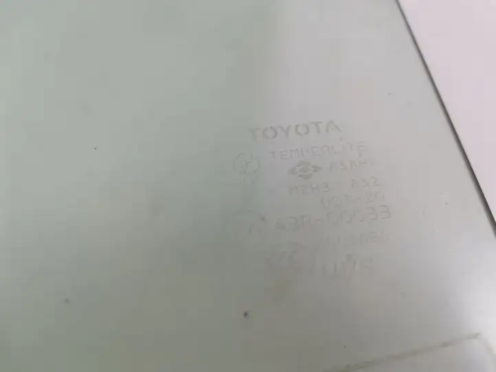 Toyota RAV 4 (XA20) (2000 - 2005) 68103-42090 Стекло задней двери — фото 2