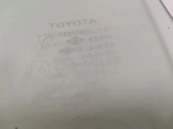 Toyota Prius (XW20) (2003 - 2009) 68103-47041 Стекло задней двери — фото 2